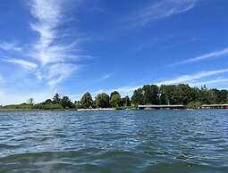 Wunderschones Blockbohlenhaus am Plauer See