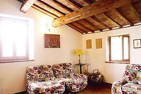 Country House in Monterado With Pool