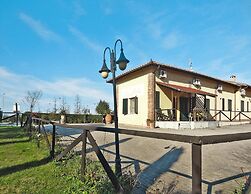 Apartment in Vinci With Pool & Wellness