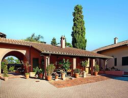 Apartment in Vinci With Pool & Wellness