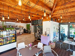 Comfortable Holiday Apartment, Summer Pool