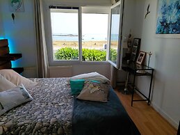Beachfront Apartment in Plouguerneau