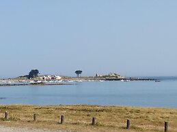 Beachfront Apartment in Plouguerneau