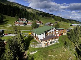 Chalet on Zettersfeld With Dolomite Views