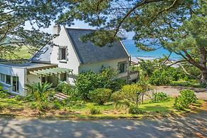 Cottage in Locquirec With Beach Access