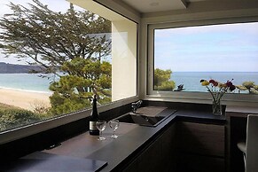 Cottage in Locquirec With Beach Access