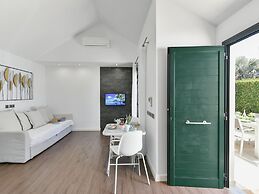 Central Bungalow With Communal Pool in Maspalomas
