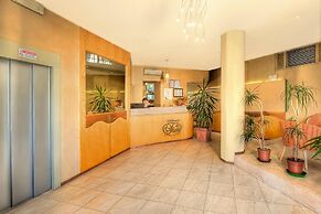 Apartment by Lake Maggiore With Boat Dock