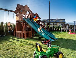 Apartment With a Pool, Attractions for Children