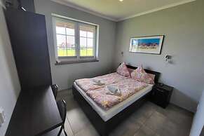 Comfortable Ground Floor Apartment, Summer Pool