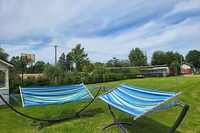 Comfortable Ground Floor Apartment, Summer Pool
