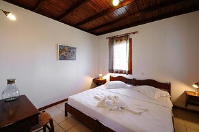 Seaview Holiday Home in Gerakini for 6