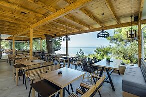 Seaview Holiday Home in Gerakini for 6