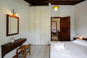 Seaview Holiday Home in Gerakini for 6
