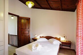 Seaview Holiday Home in Gerakini for 6