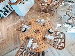 The Lost Garden