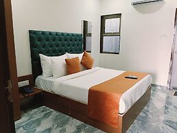 Hotel kamari Inn