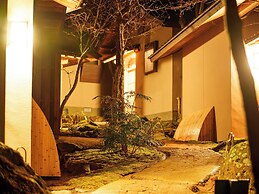 Yufuin Rakuyu