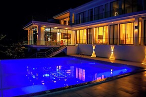 Ever Retreat B&P Beach Villa