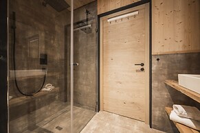 New Chalet With Garden and Private Sauna