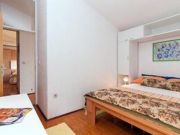 Villa in Rovanjska With Pool & Sea Views