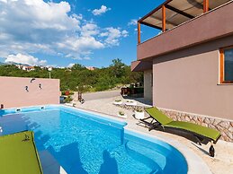 Villa in Rovanjska With Pool & Sea Views