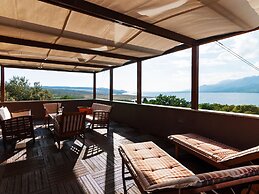 Villa in Rovanjska With Pool & Sea Views