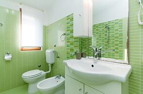 Villa in Rovanjska With Pool & Sea Views