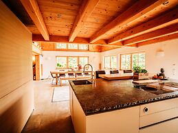 Hideway Chalet Gamsgluck With Pool and Sauna