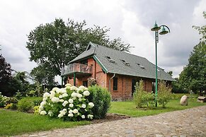 Country House by Lake Dummer With Rowing Boat
