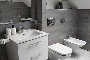 Apartment With a Swimming Pool in Stepniczka