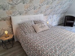 Holiday Home 10 Pers., Panoramic sea View, Cleder
