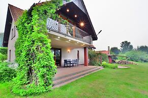 Comfortable, Large Holiday Home With a Garden
