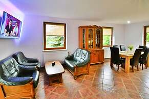 Comfortable, Large Holiday Home With a Garden