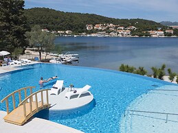 Apartment in Korculla With Pool