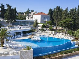 Apartment in Korculla With Pool