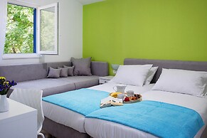 Apartment in Korculla With Pool