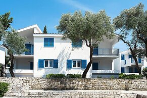 Apartment in Korculla With Pool