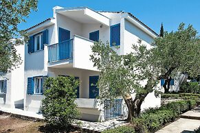 Apartment in Korculla With Pool