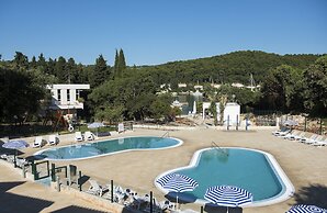 Apartment in Korculla With Pool