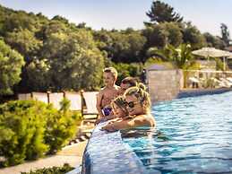 Apartment in Korculla With Pool
