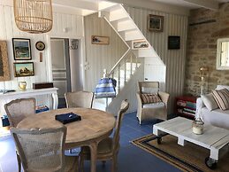 Charming Sea View Stay, 50m Close