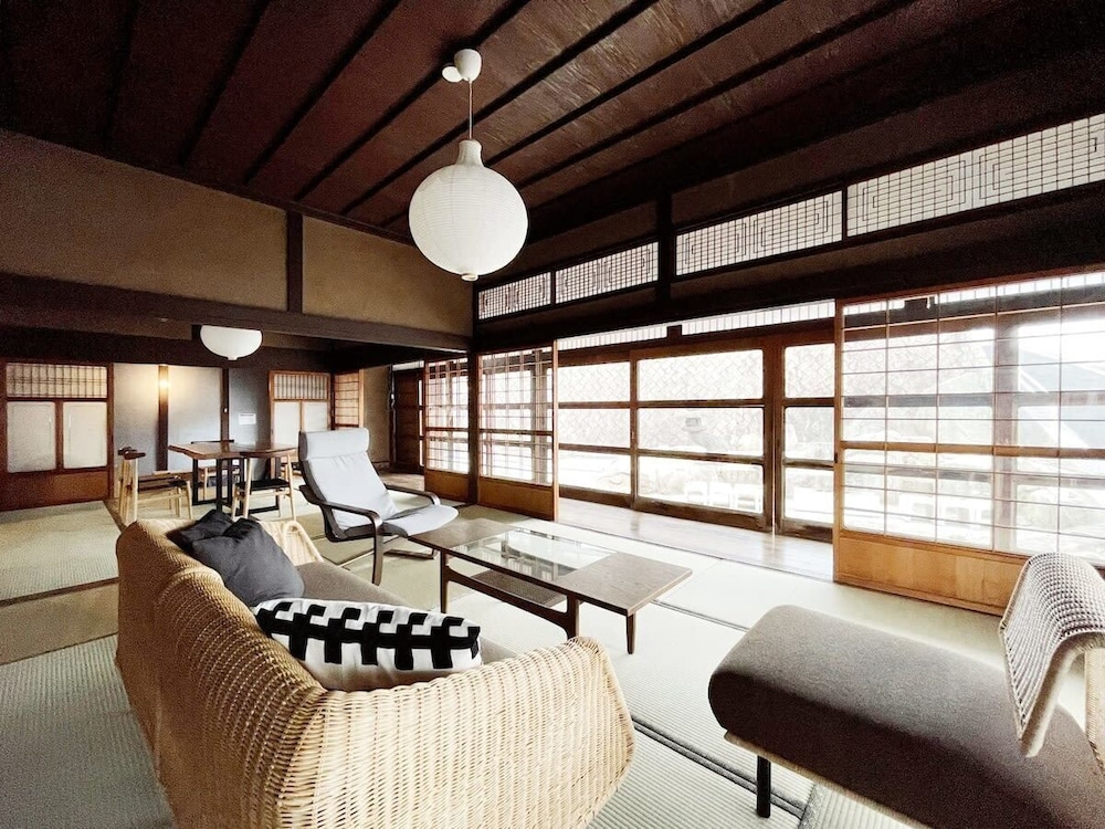 Hayase House