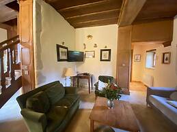 Norman Manor House 8-10 Pers
