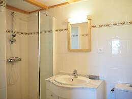 Cottage in Luberon Near Apt Market