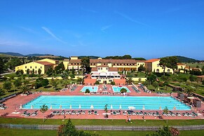 Apartment at Piombino With sea Beach