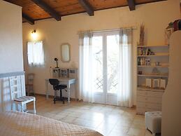 Chalet by Mont Ventoux With Stunning Views