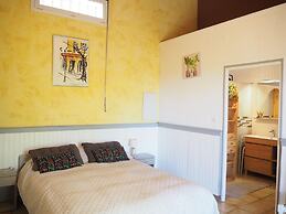 Chalet by Mont Ventoux With Stunning Views