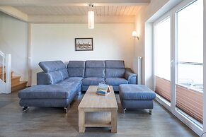 Exklusiv Eingerichtetes Ferienhaus in Strandnahe
