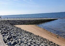 Exklusiv Eingerichtetes Ferienhaus in Strandnahe
